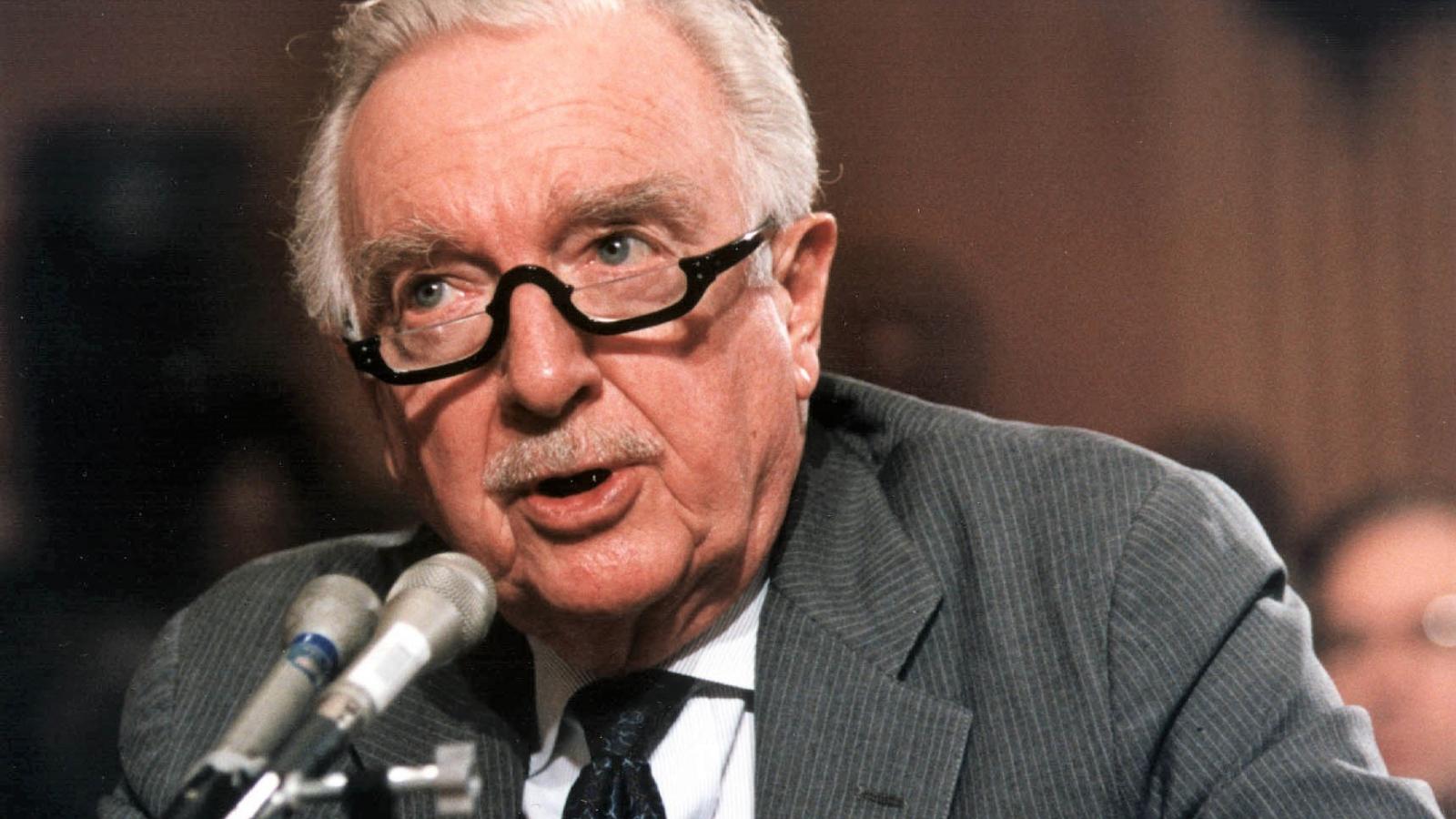 WALTER CRONKITE - „Amerika leghitelesebb emberének” tartották sokáig