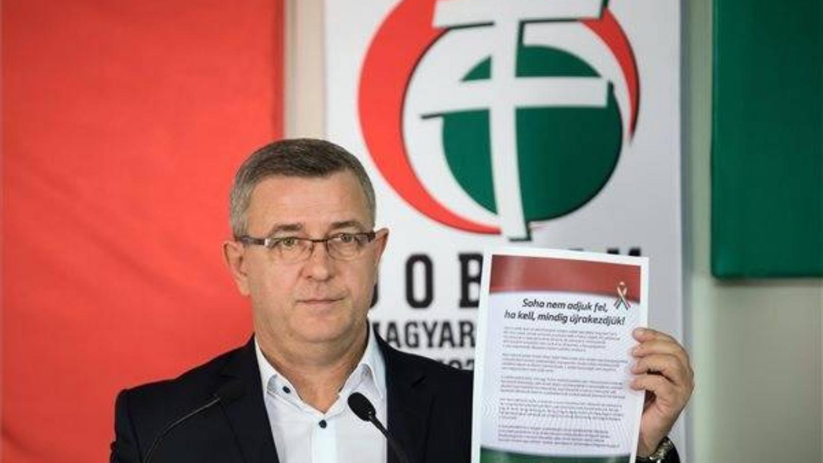 Szilágyi György, a Jobbik szóvivője és frakcióvezető-helyettes a párt rendkívüli kongresszusa utáni sajtótájékoz