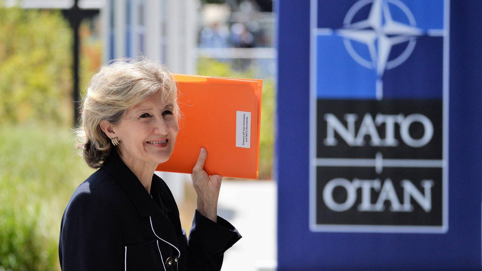 Kay Bailey Hutchison NATO-nagykövet felmelegítette Trump ötletét