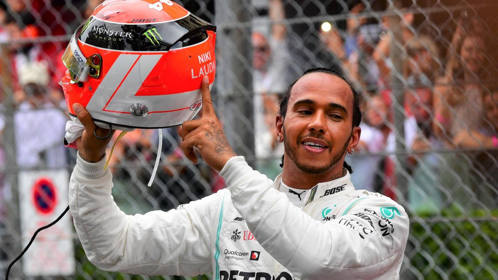 Lewis Hamilton, ötszörös világbajnok autóversenyző