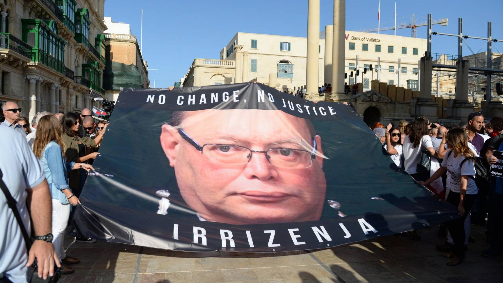 Tüntetők követelték Lawrence Cutajar lemondását