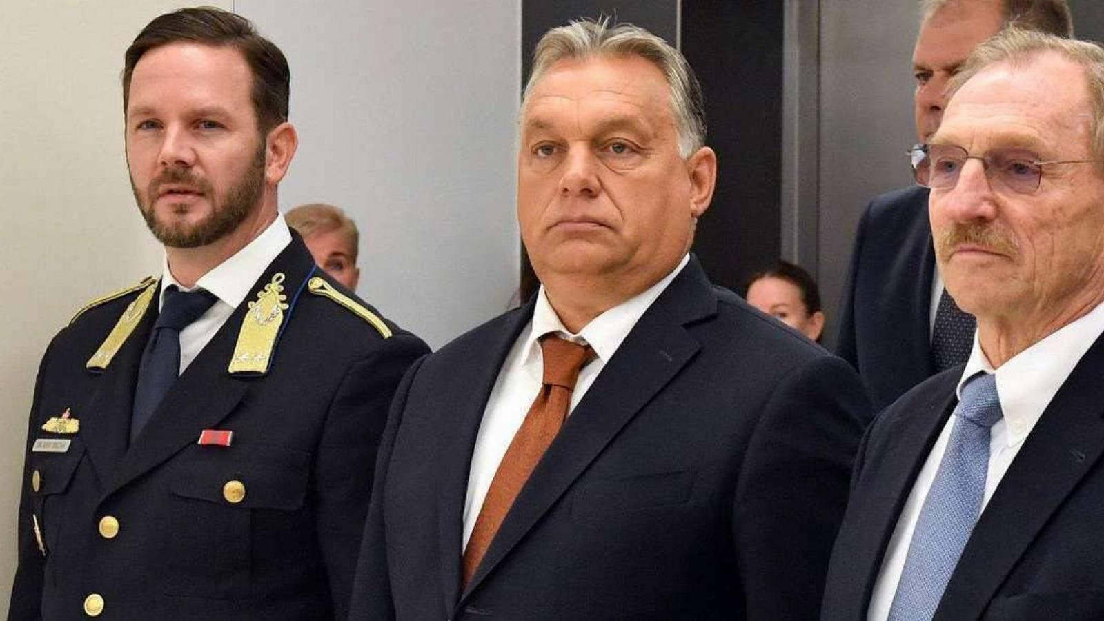 Orbán Viktor, Pintér Sándor és Kiss Zoltán (b) nb. vezérőrnag