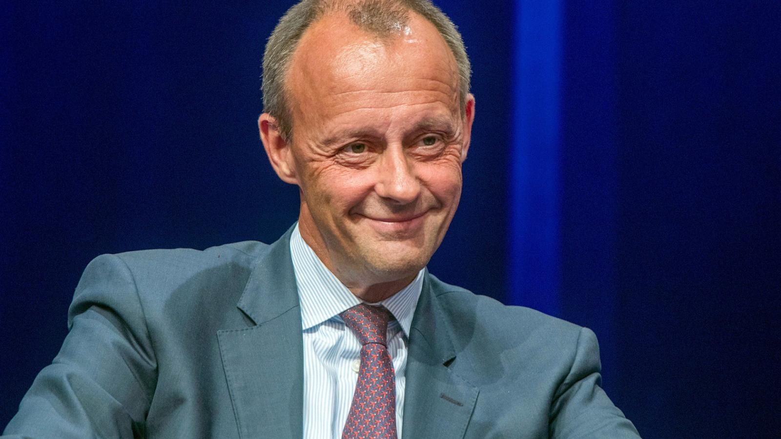 Elsőként Friedrich Merz jelentette be indulását