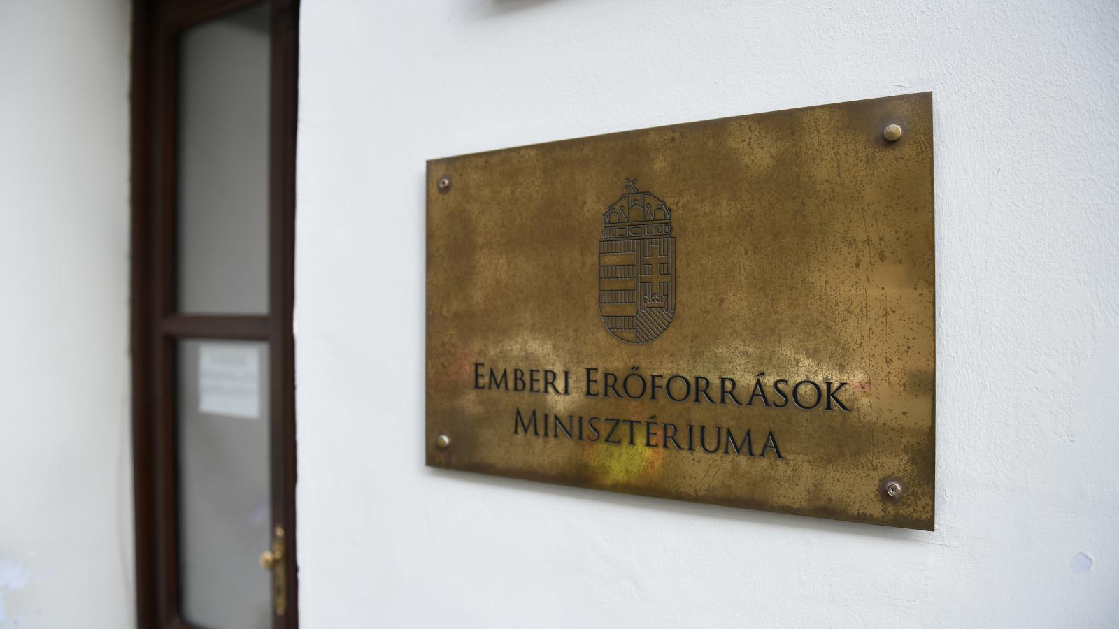 Az egykori tárca tisztviselője volt az elsőrendű vádlott