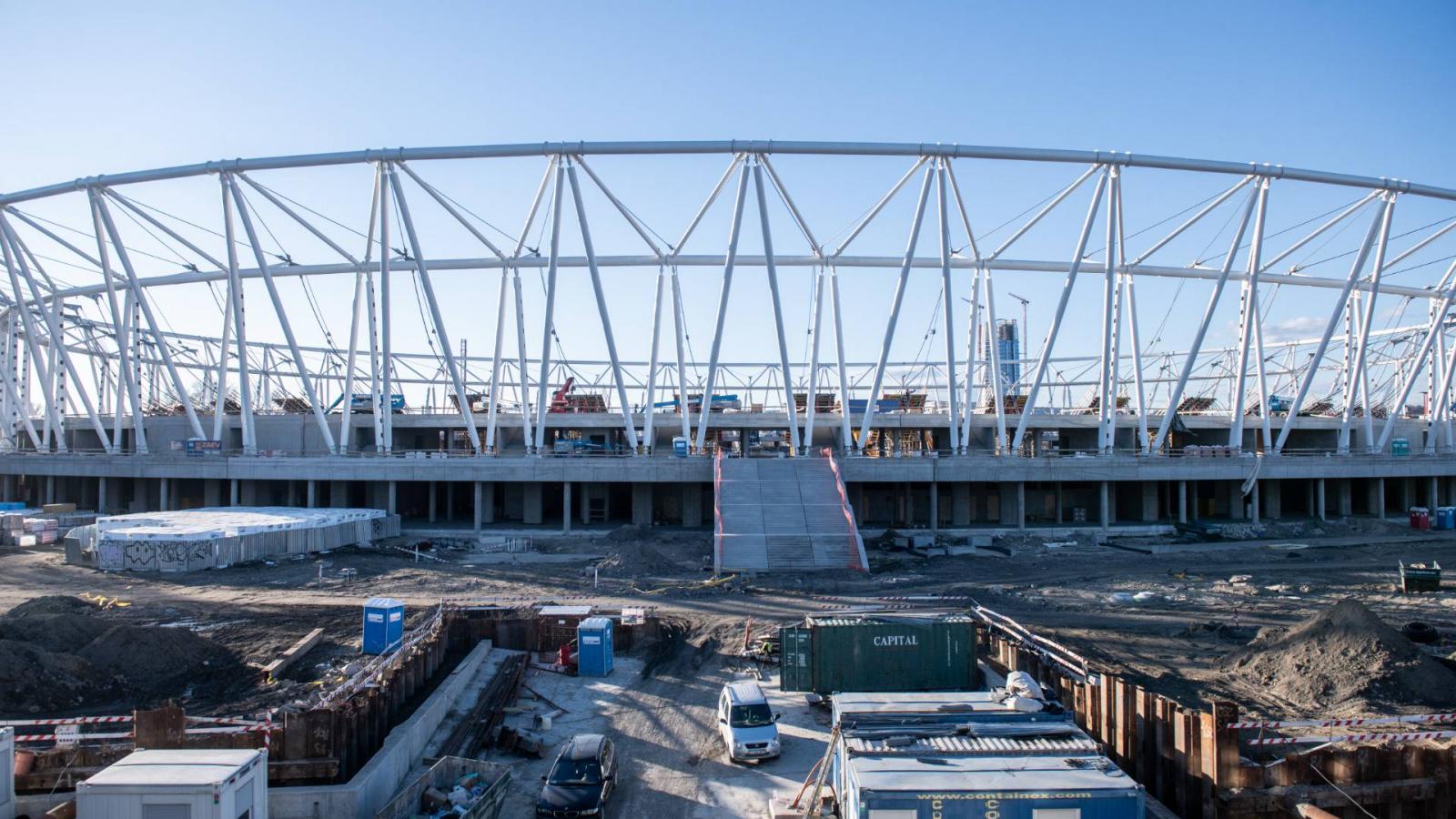 A kormány fővárosi projektjeinek tetemes részét a különféle sportálmok betonba öntése tette ki, ide tartozik a most épülő atlétikai stadion is