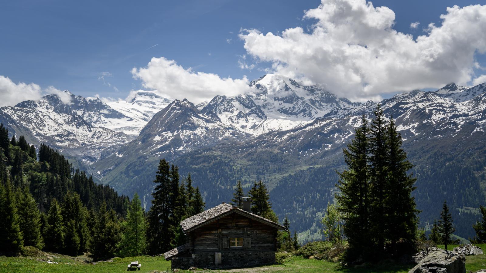 A Grand Combin hegycsúcs május 27-én. 