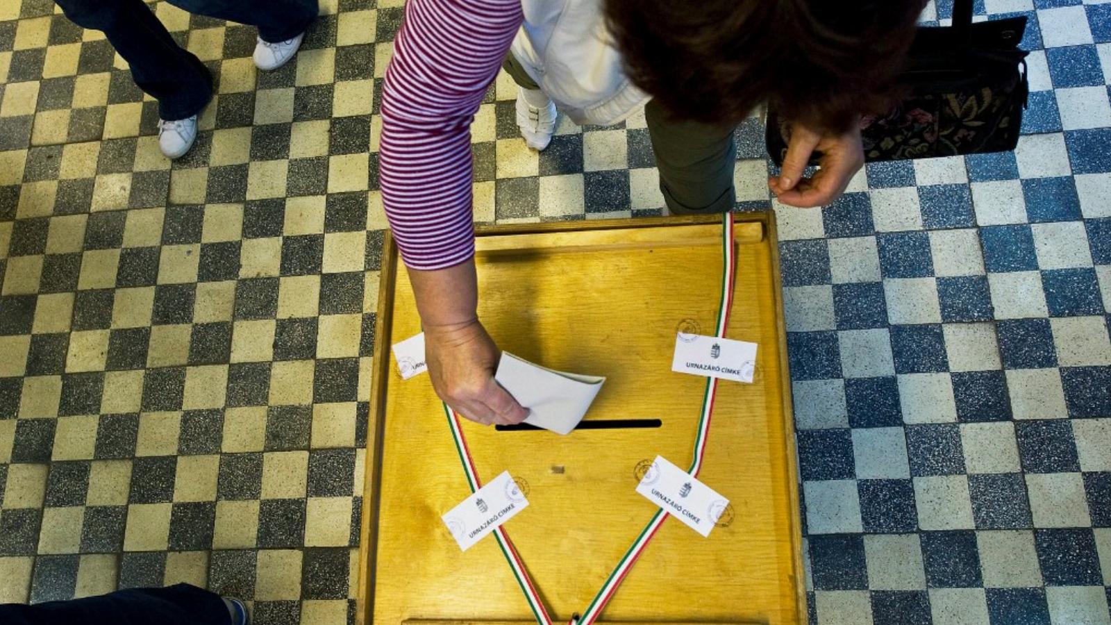 Baján nem csak a szavazás törvényessége kérdőjeleződött meg, a Fidesz a költségeket sem hajlandó bemutatni FOTÓ: MTI/UJVÁRI SÁND