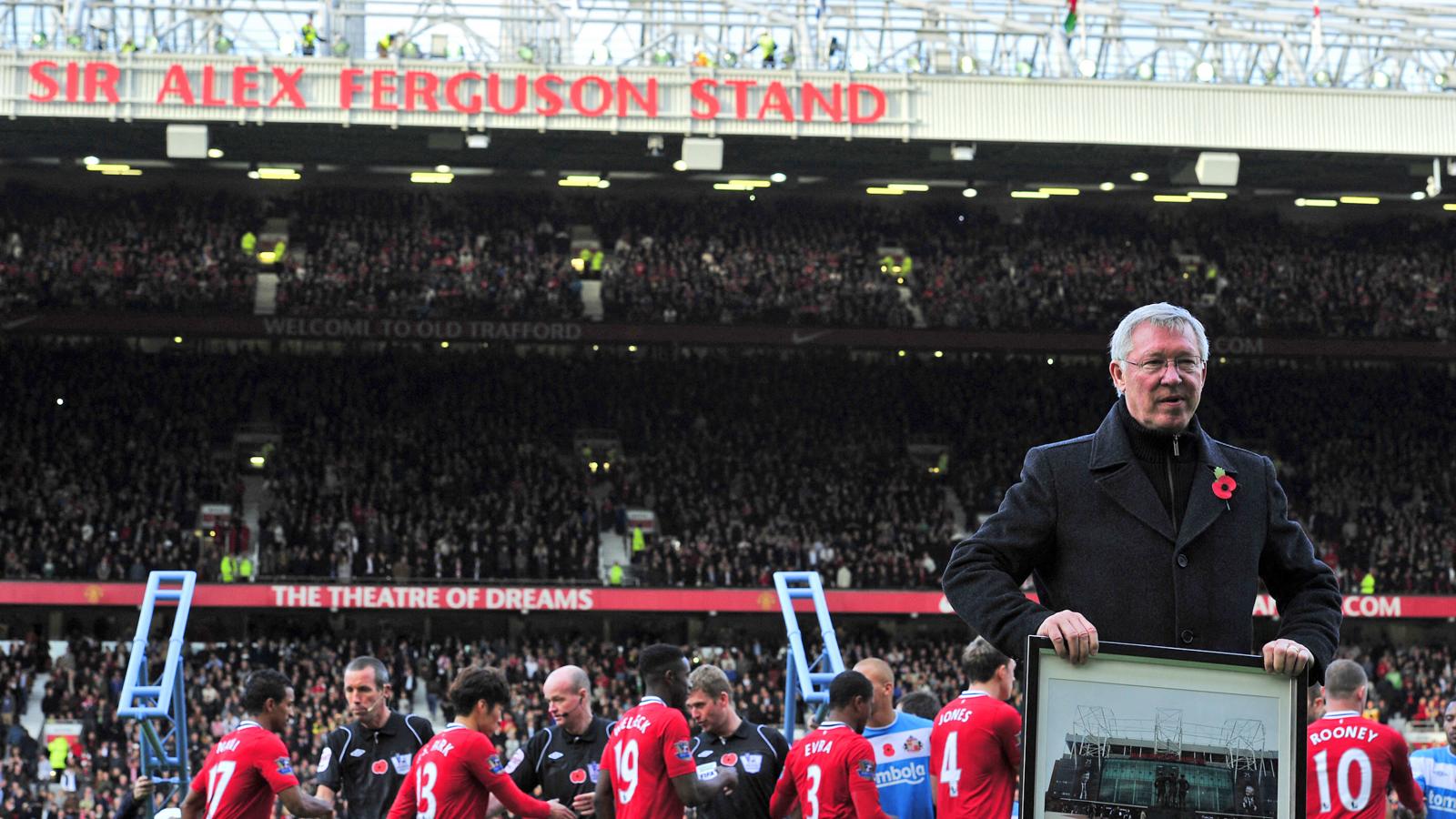 Az Old Trafford lelátóját 2011 novemberében Sir Alex Fergusonról nevezték el