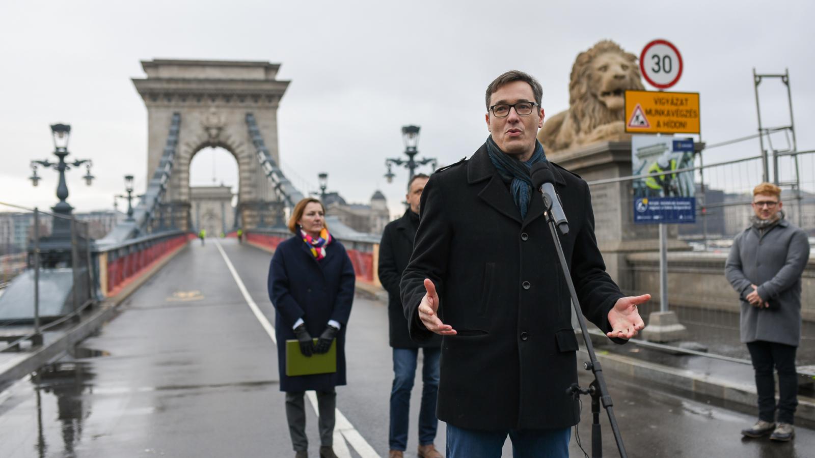 A főpolgármester a Lánchíd felújítása mellett hidakat is építene ember és ember között, méltóságból, méltányosságból, emberségből és szolidaritásból