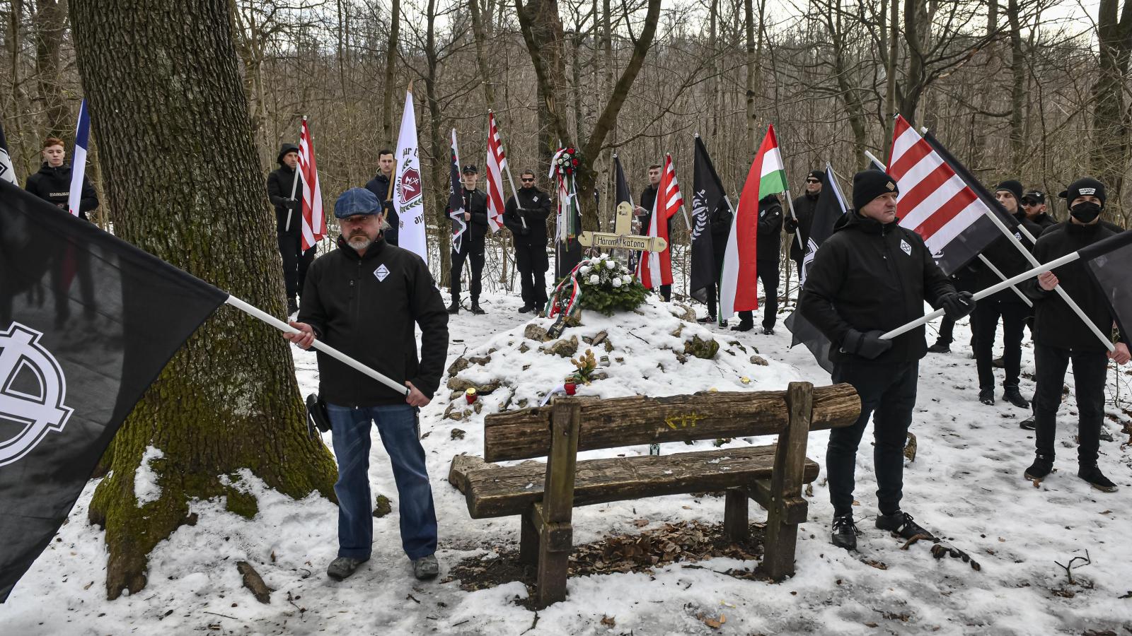 Erdei kirándulásnak álcázták a „becsület napját” a szélsőségesek