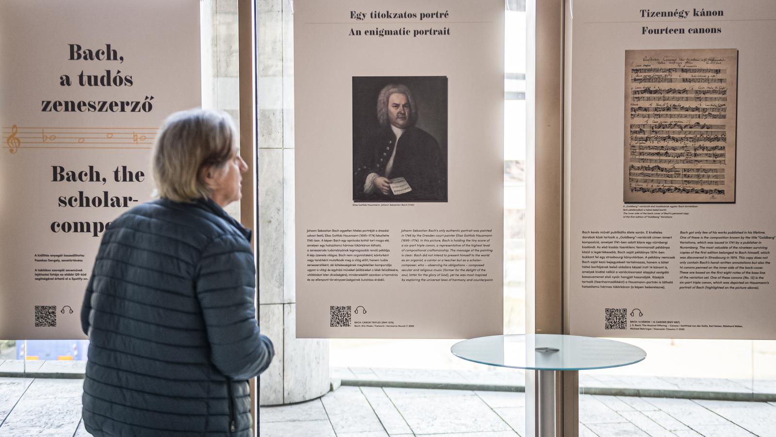 Korabeli kéziratok, telefonon meghallgatható zenei részletek is segítik Bach gondolkodását megérteni