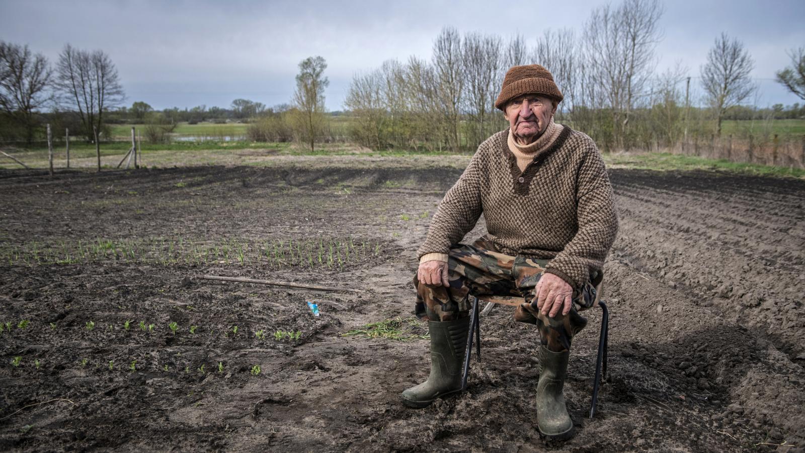 Kis-Dörnyei Lajos és felesége segítség nélkül is boldogul, 65 éve művelik a földet, nekik a program az ingyenes vetőmag miatt jó lehetőség