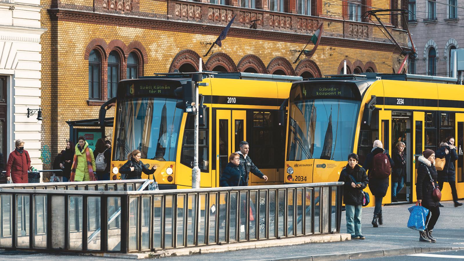 Megy a 4-es, 6-os villamos. Minden érdekkörnek jut a BKV-ból