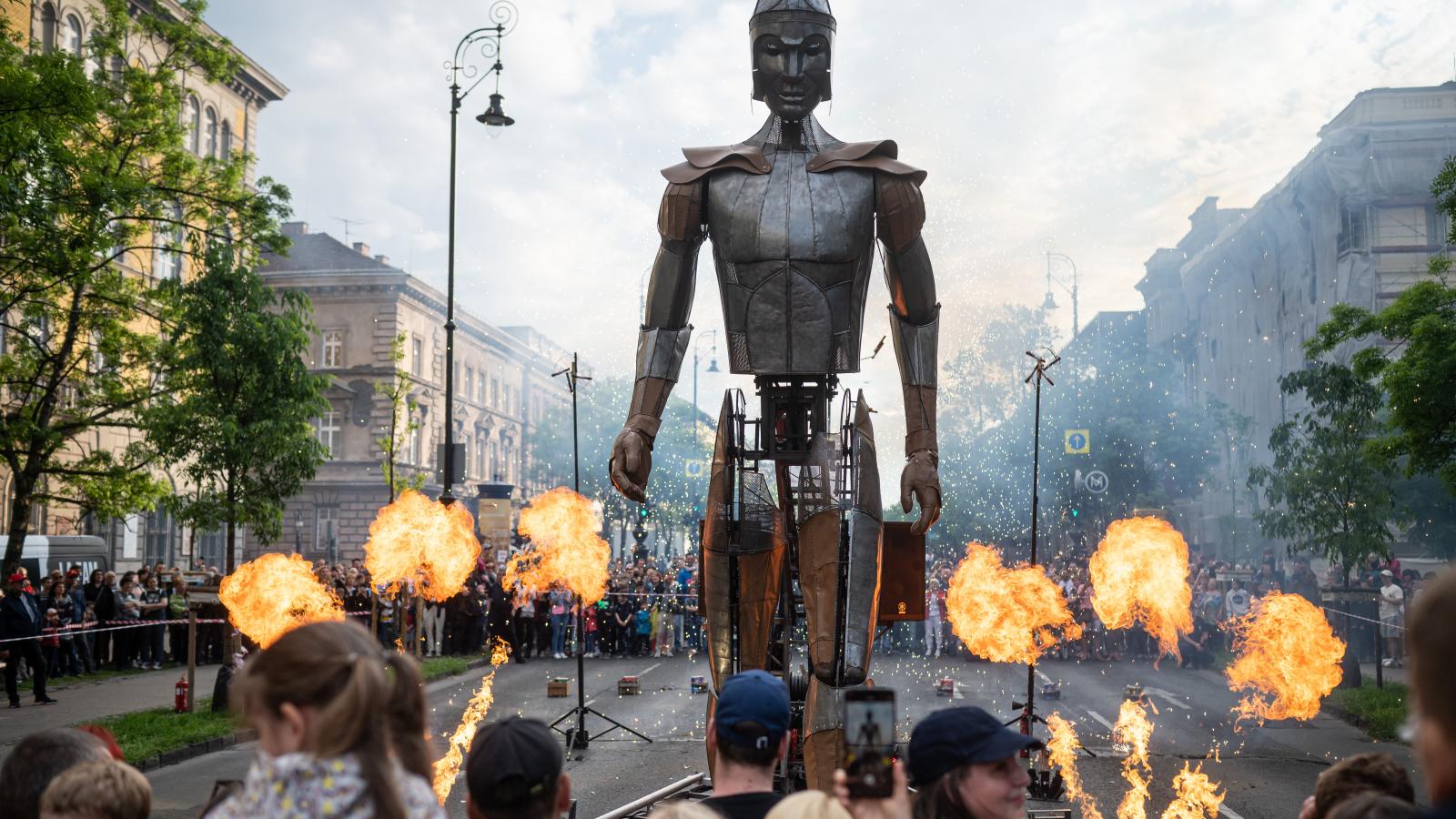 A robotikus mozgású Akhilleusz valóban megdöbbentő látványt nyújtott