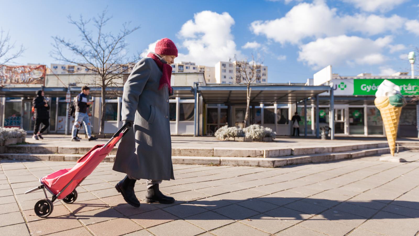 A méltó nyugdíjas évekhez legalább havi 200 ezer forint kellene