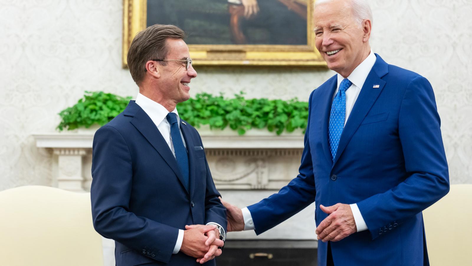 Joe Biden amerikai elnök Ulf Kristersson svéd miniszterelnök washingtoni meghívásával egyértelműen üzent a svéd csatlakozást blokkoló török és magyar kormányzatnak