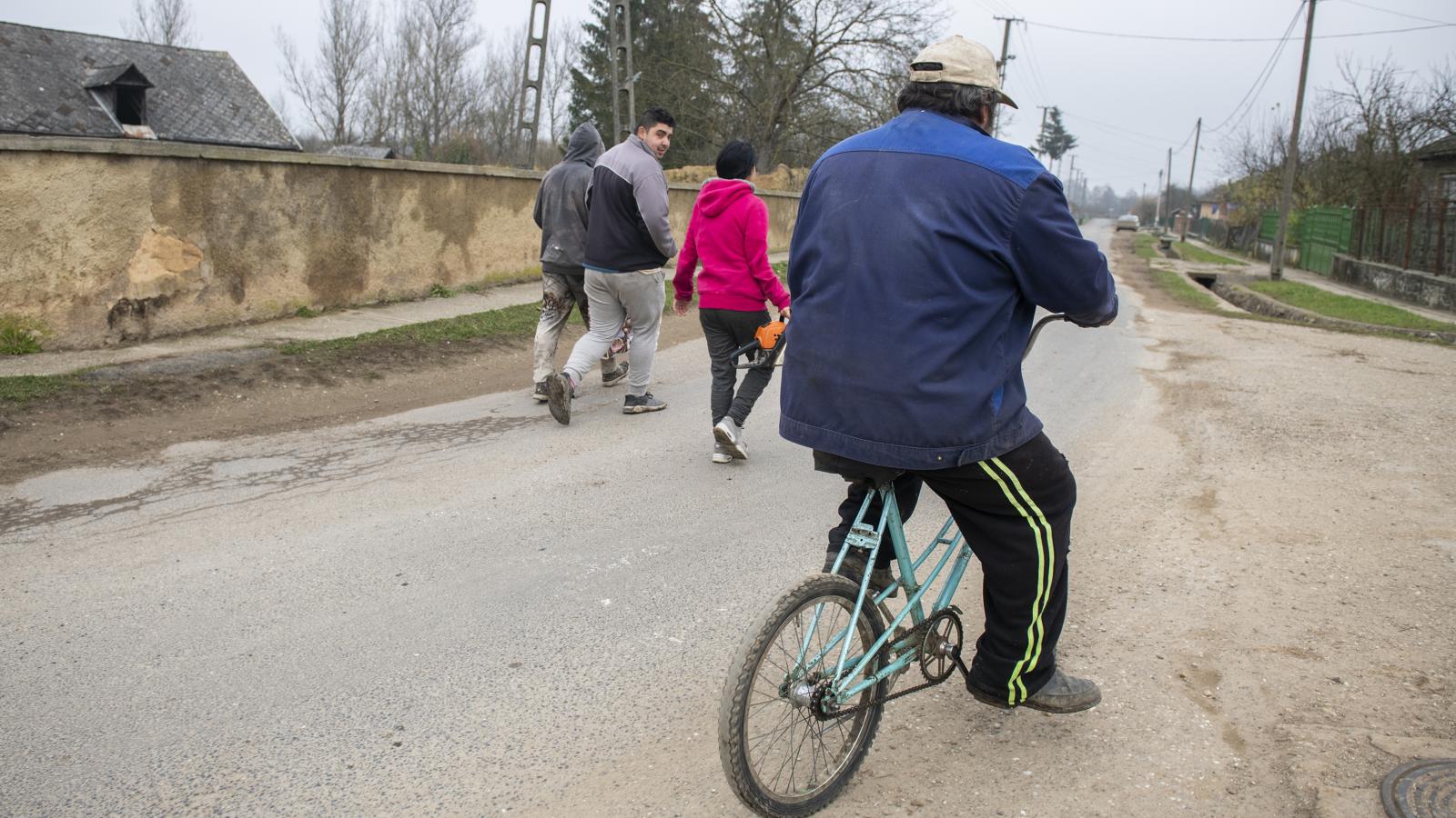 Van polgármester, aki szerint náluk leginkább olyan ügyekben büntetnek, ahol a figyelmeztetés is elég lenne: például ha nincs lámpa a kerékpáron