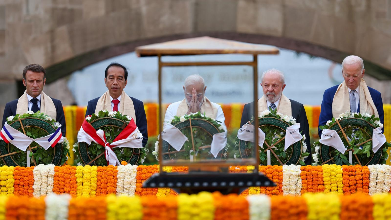 Az Indiában valóságos szentként tisztelt Mahatma Gandhira emlékeztek vasárnap a G20-ak állam- és kormányfői