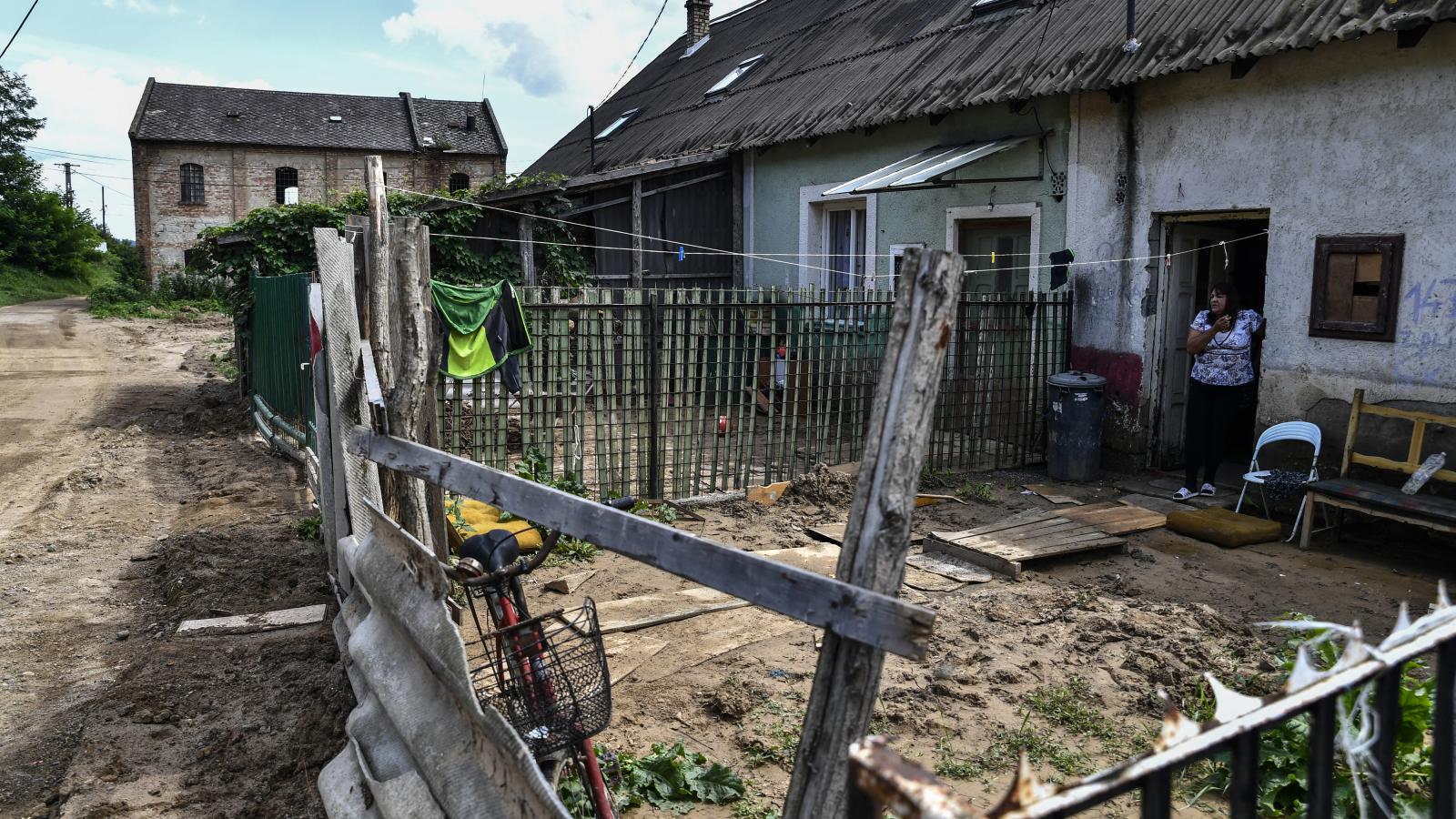 A június eleji pusztítás után több házból is ki kellett költözniük az ott élőknek. A műszaki szakvélemény szerint az épületek statikailag nem sérültek