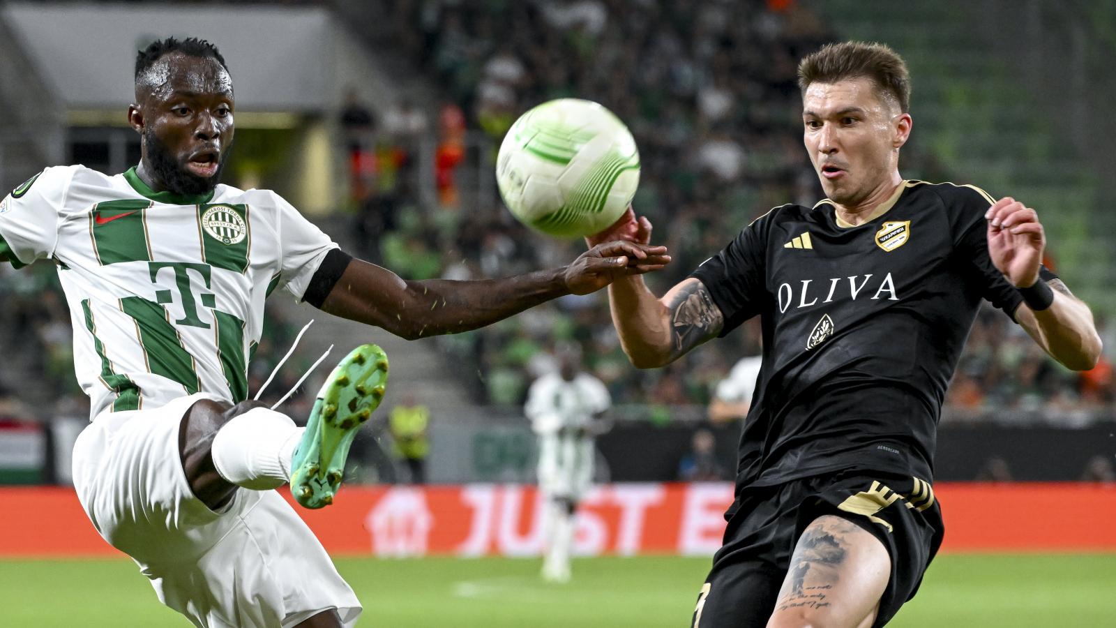 A ferencvárosi Owusu Kwabena és Nemanja Tosic (Cukaricki) párharca