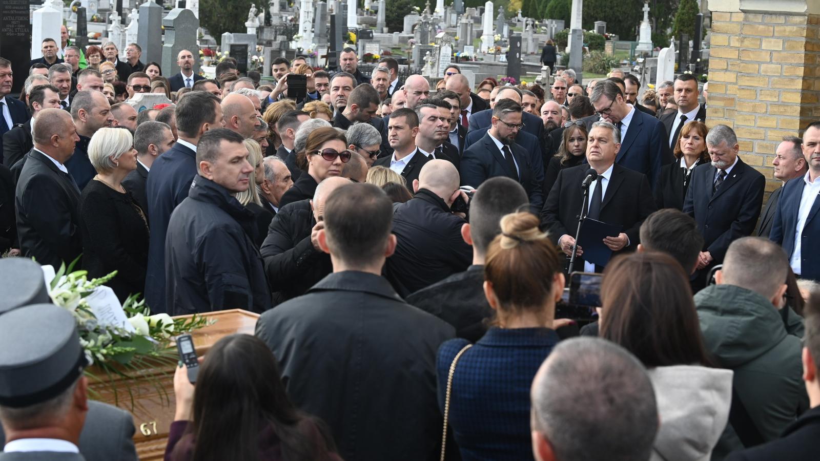 Orbán Viktor miniszterelnök beszédénél jelen volt felesége, Lévai Anikó és Kövér László házelnök is