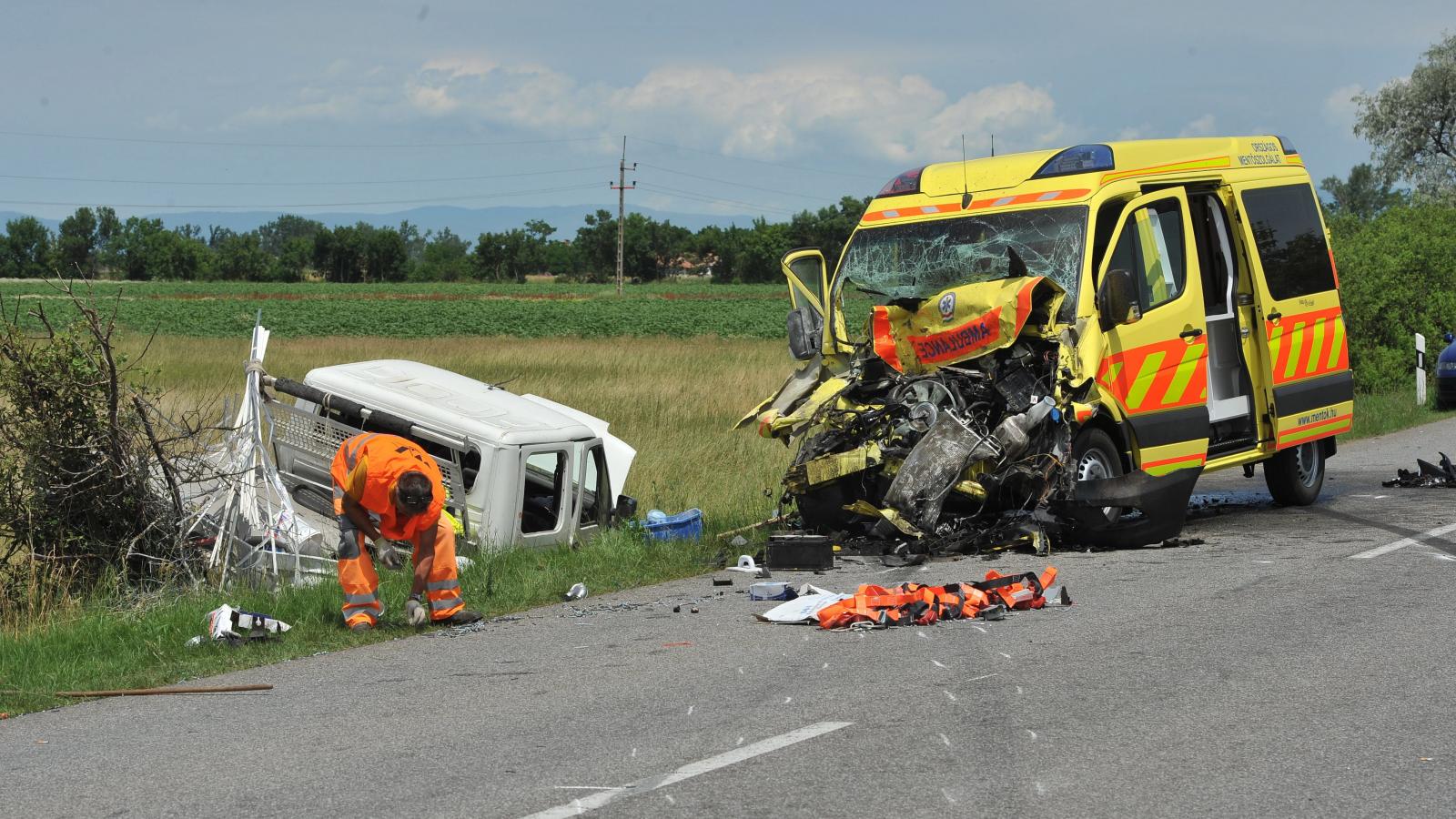 Tavaly 74 mentőautó volt érintett közúti balesetben