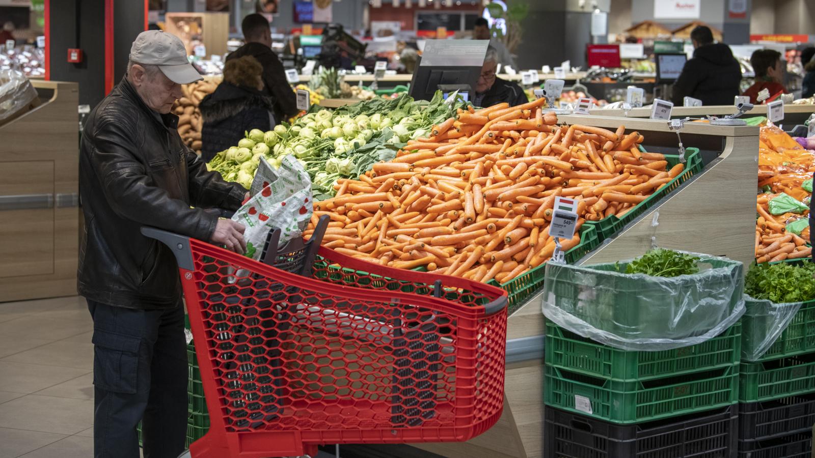 Az élelmiszerboltok többsége várhatóan nyitva lesz vasárnap délelőtt