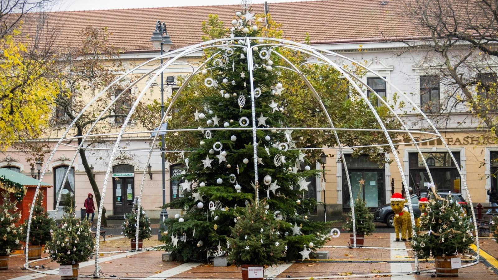 A viharsarki városban tavaszi időben készülődtek advent első vasárnapjára