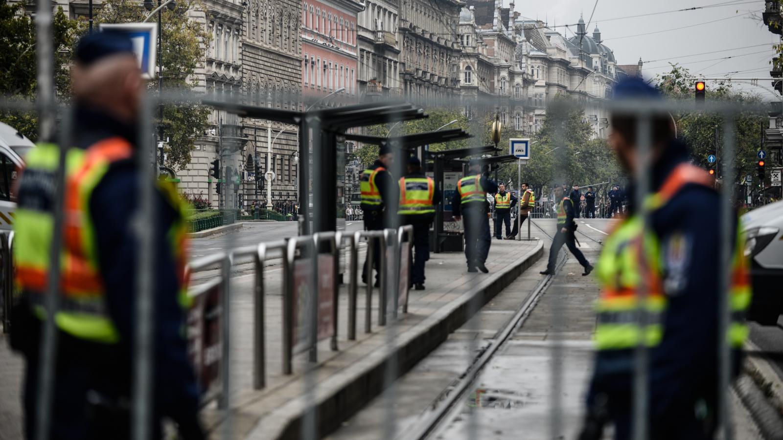 2019. november 7. Erdogan török elnök érkezés miatti útlezárás Budapesten az Oktogonon.