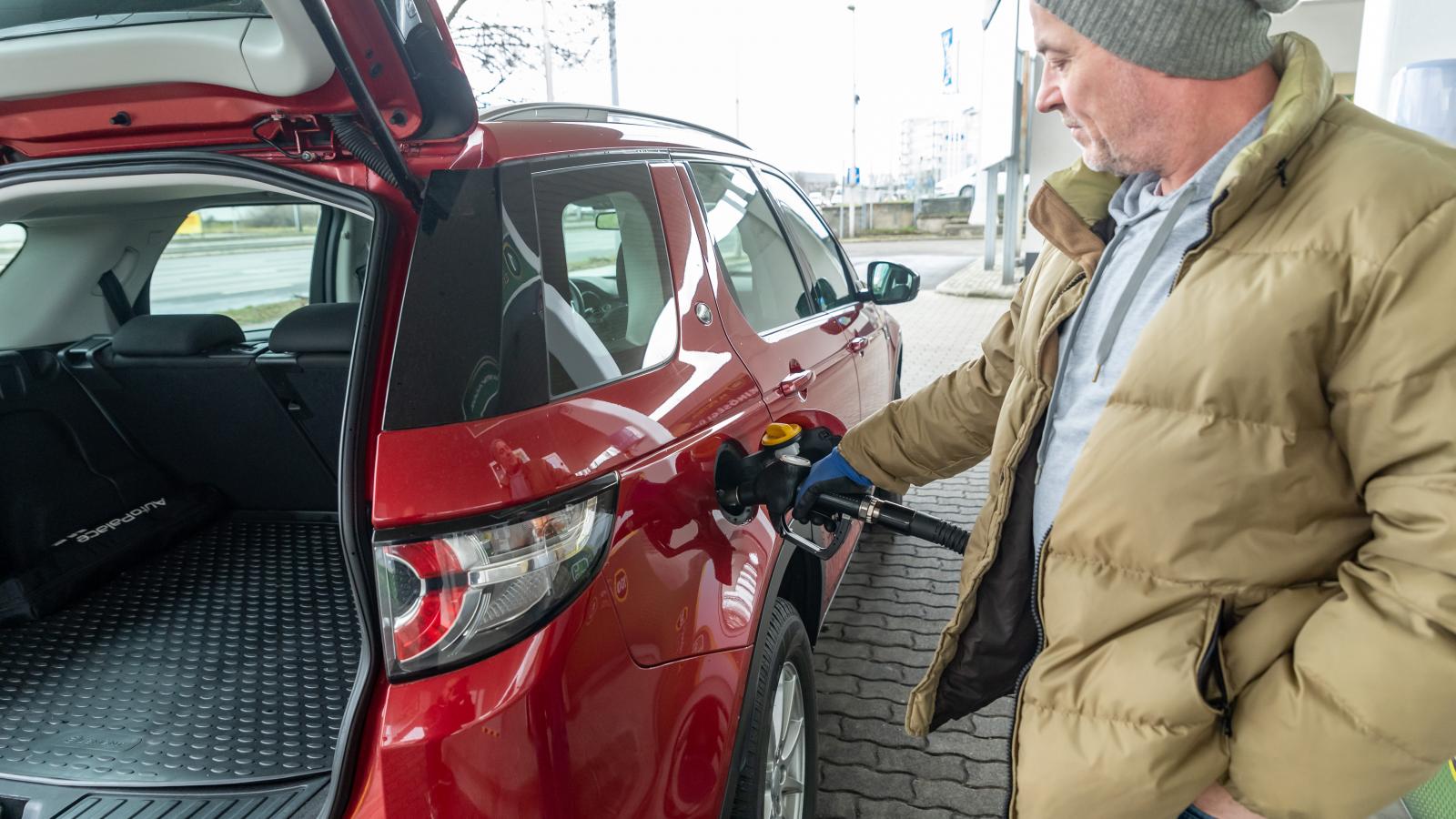 A Mol lépései nyomán az üzemanyagcégek jelentős árrésről mondtak le