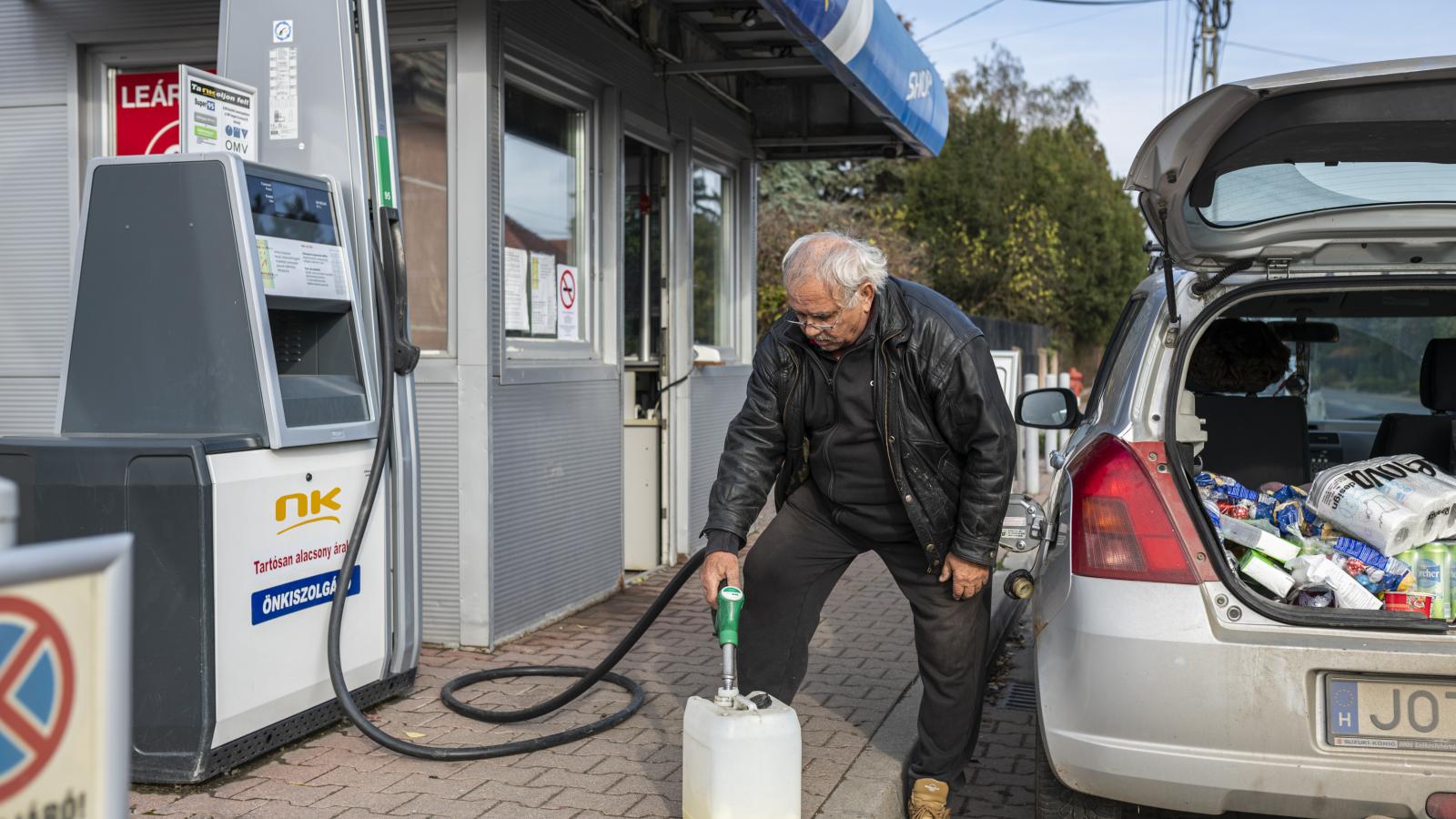 A szerencsésebb kis kutak újra talpra álltak, több tucat azonban bezárt