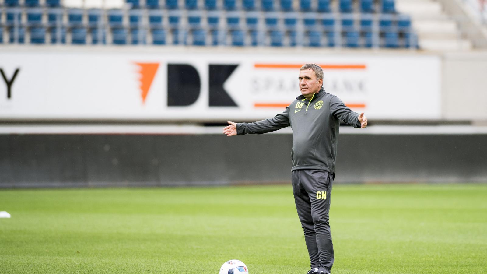 Gheorghe Hagi 2016-ban a Viitorul Constanţa egyik edzésén