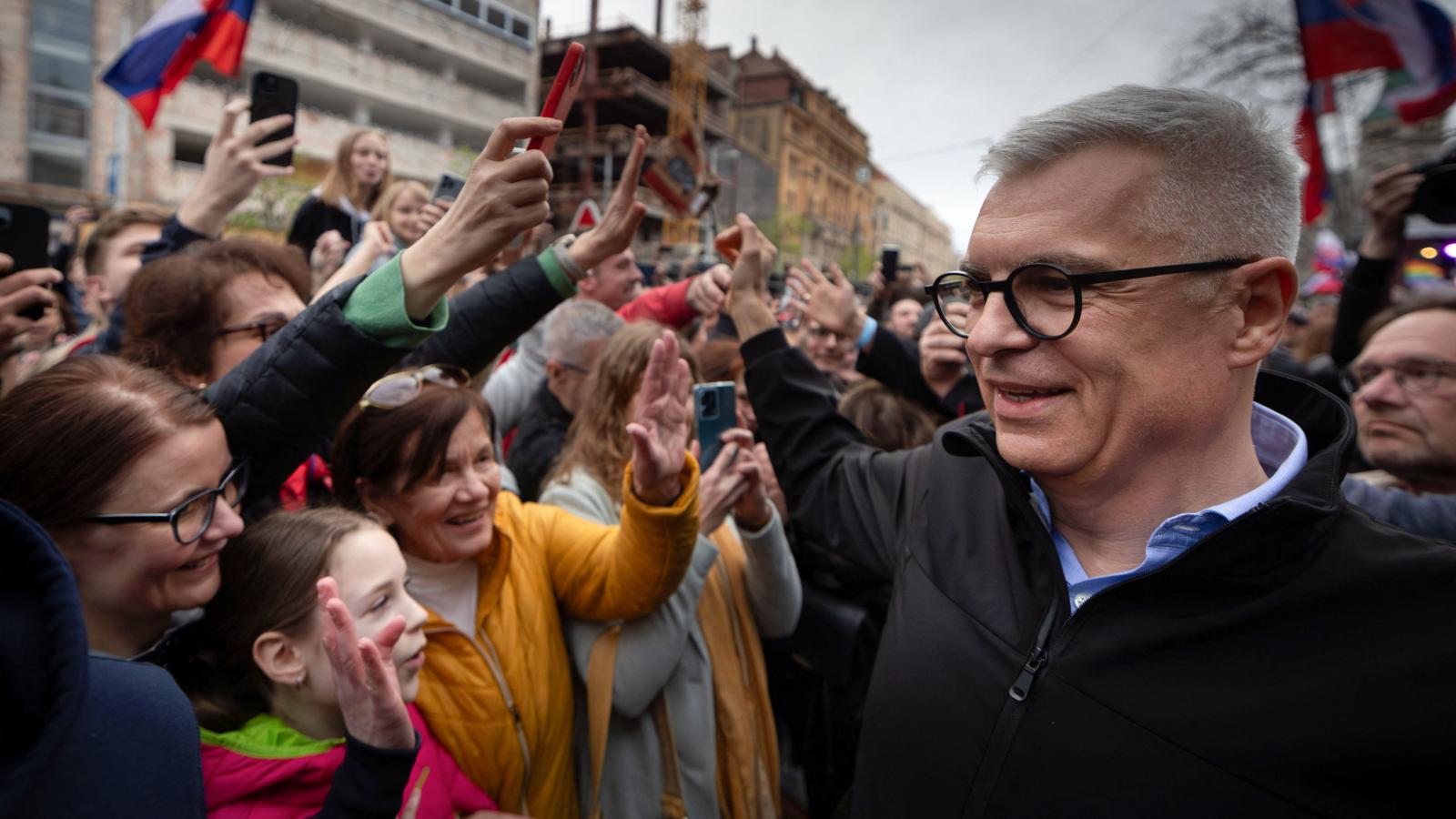 Az ellenzéki induló, Ivan Korcok szerint a kormánypártok pánikba estek, erről árulkodik, hogy szerdai nyilatkozatukban szlovákellenes elnökjelöltnek bélyegezték őt