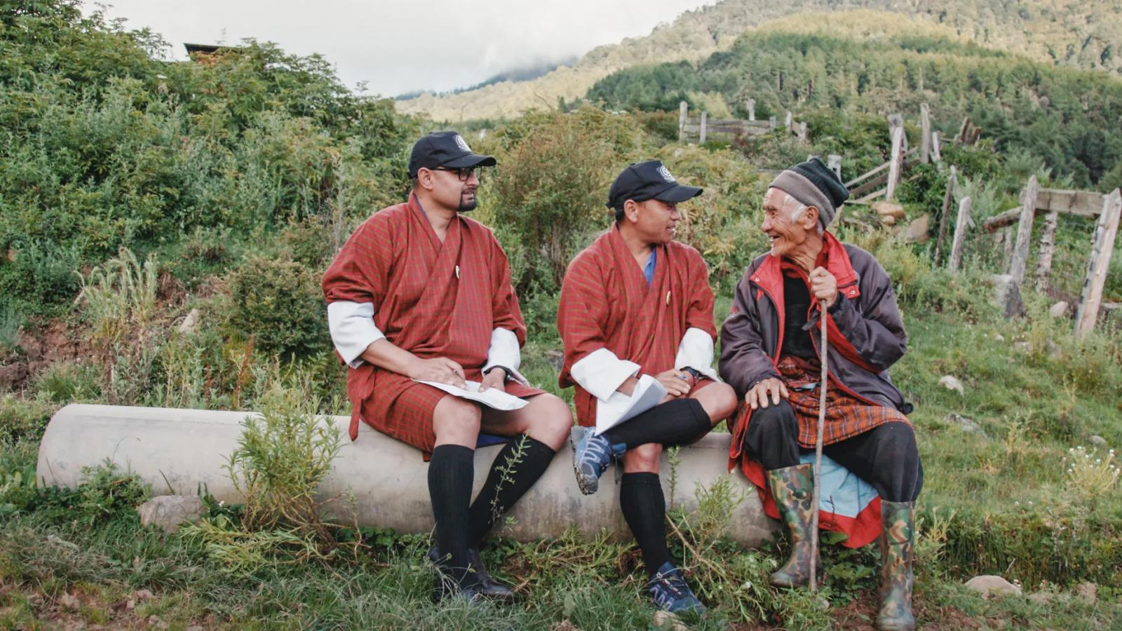 Amber Gurung nagy problémája, hogy nem talál magának párt. Ráadásul megvonták tőle az állampolgárságot, így tulajdonképpen nem is szabad ember