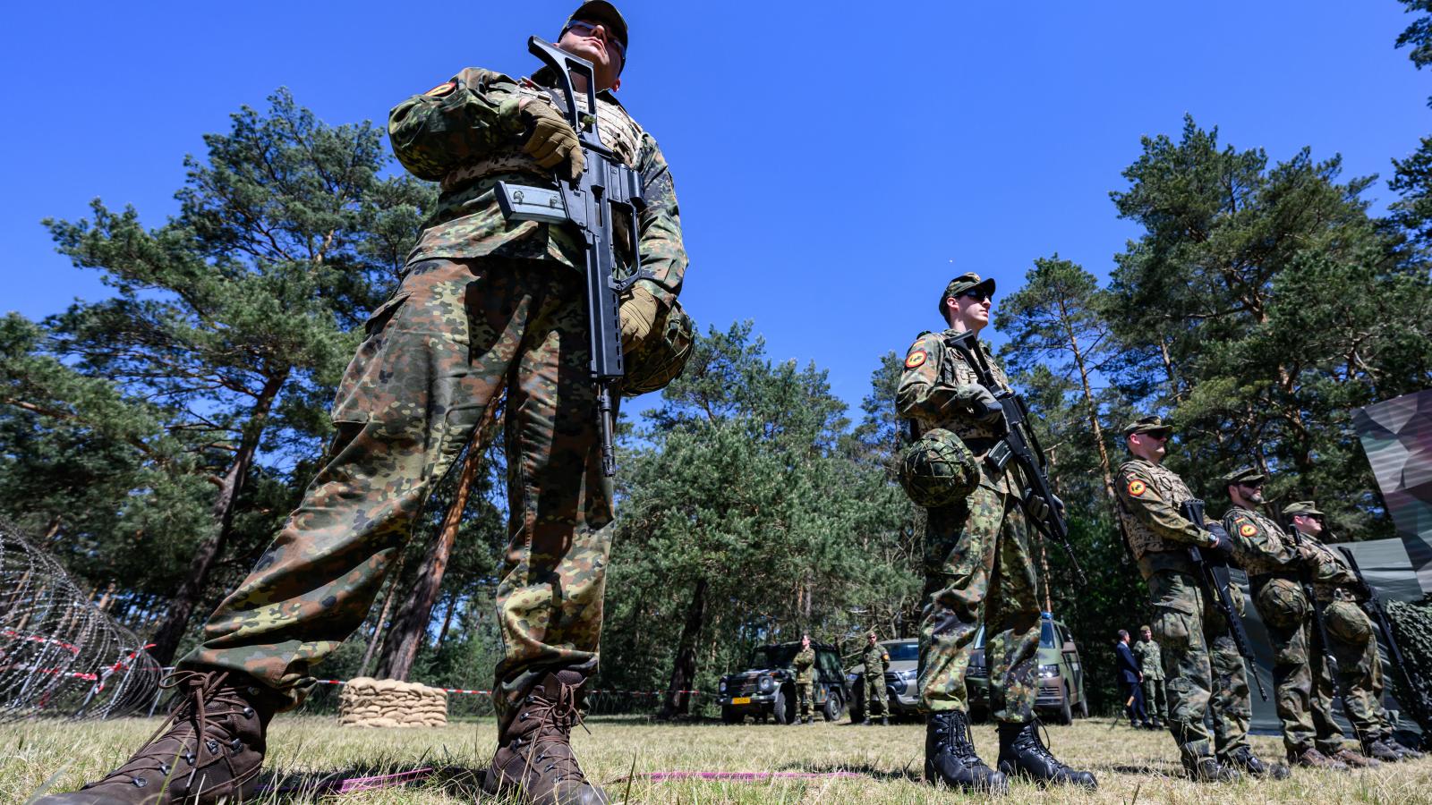 Túl kevés tagja van a Bundeswehrnek, mondják szakértők