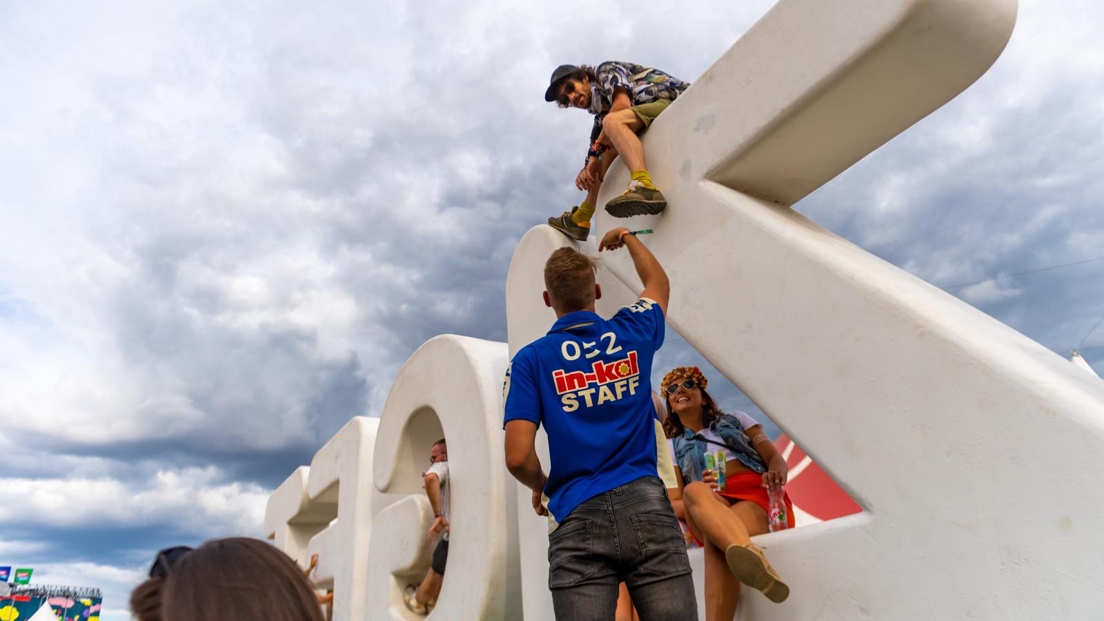 Vannak még bizonyos gondok. A Sziget amerikai tulajdonosa vállalta, hogy rendezi a helyzetet