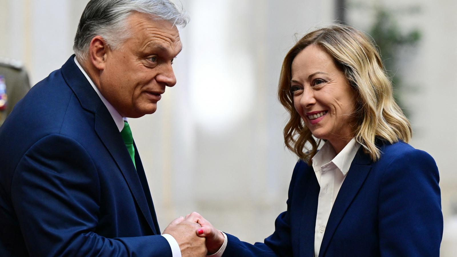 Orbán Viktor miniszterelnök és Giorgia Meloni olasz kormányfő