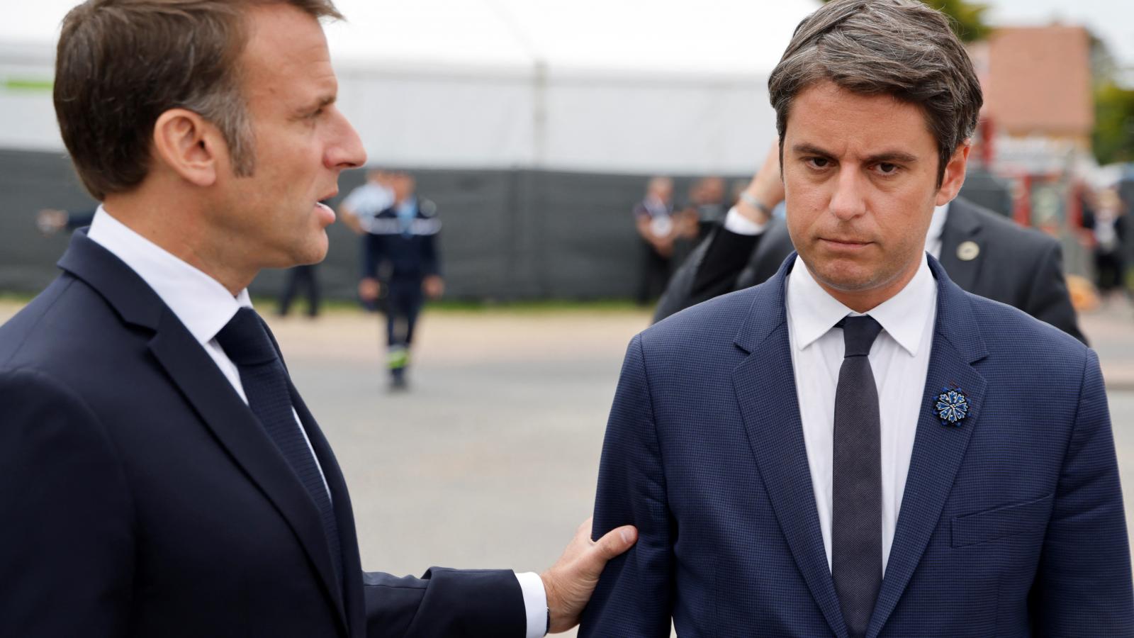 Emmanuel Macron elnök Gabriel Attal miniszterelnökkel