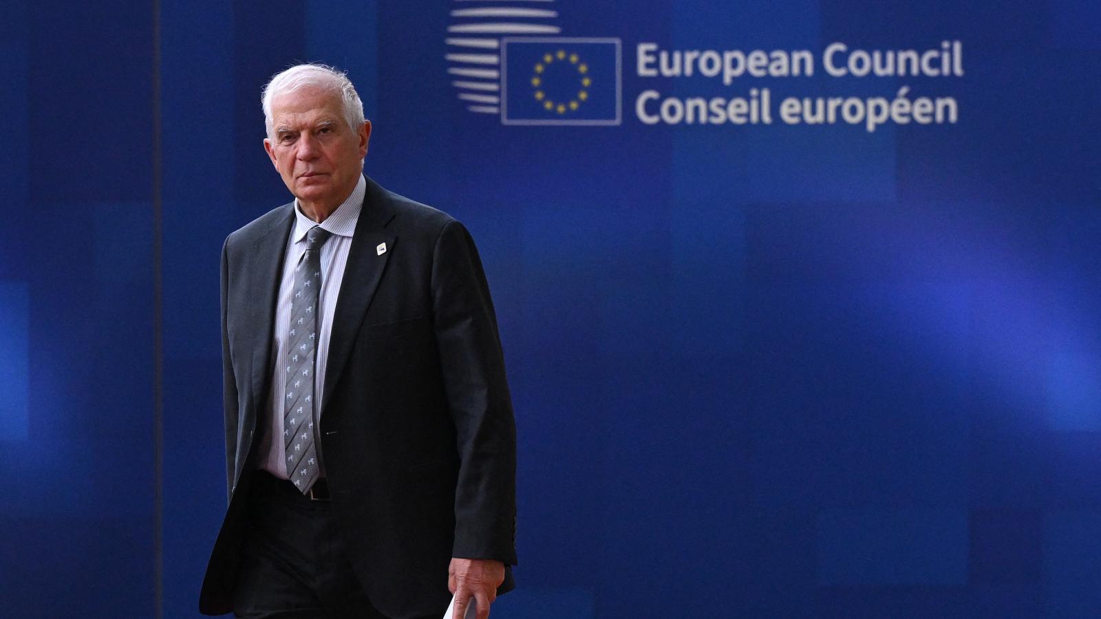 Josep Borrell, az EU Tanács állandó elnöke úgy bojkottálná a külügyminiszterek augusztus végére tervezett magyarországi informális tanácskozását, hogy azzal egyidőben összehívja a grémium brüsszeli ülését.