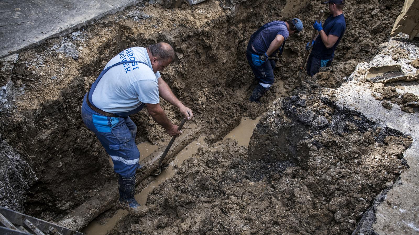 Budapest alatt 5000 kilométernyi csőhálózat tekereg, amelynek 20 százaléka kritikus állapotú