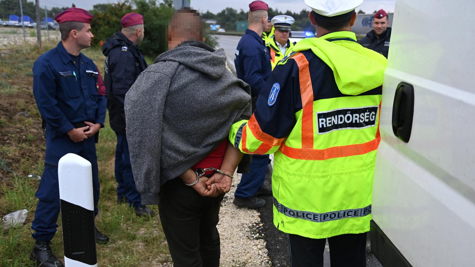 Elfogják, de el is engedik a csempészeket. Az EB ezt nem fogadja el