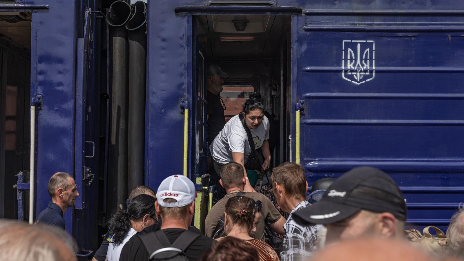 Pokrovszki vasútállomását lezárták, mert a romló hadihelyzet miatt már nem alkalmas a civilek evakuálására