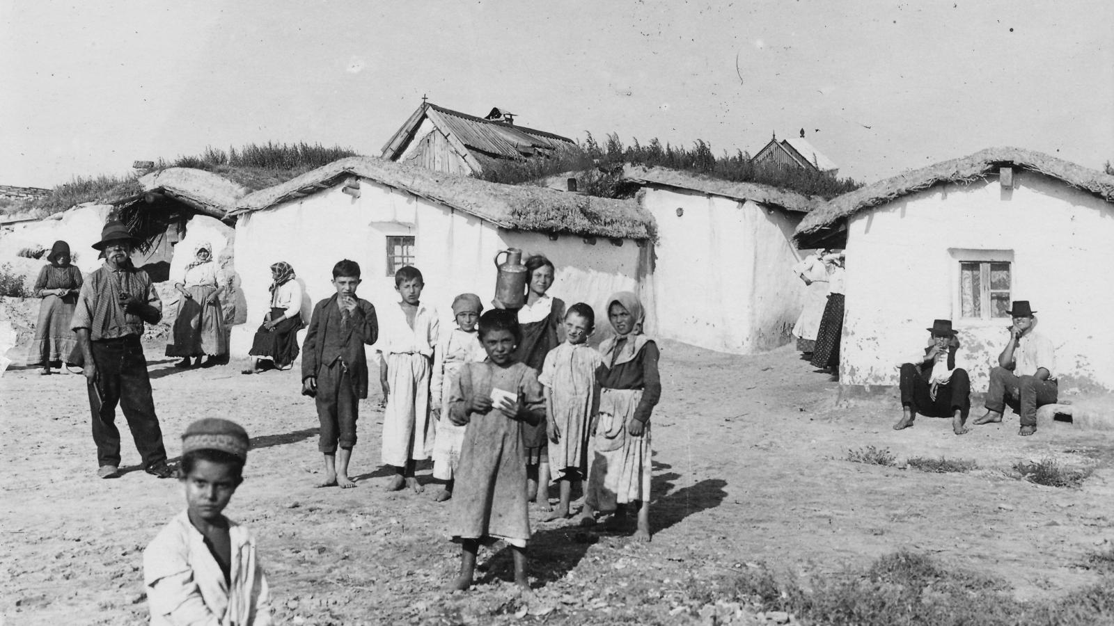 Életkép 1930-ból, a helyszín az akkori kecskeméti „cigányváros”