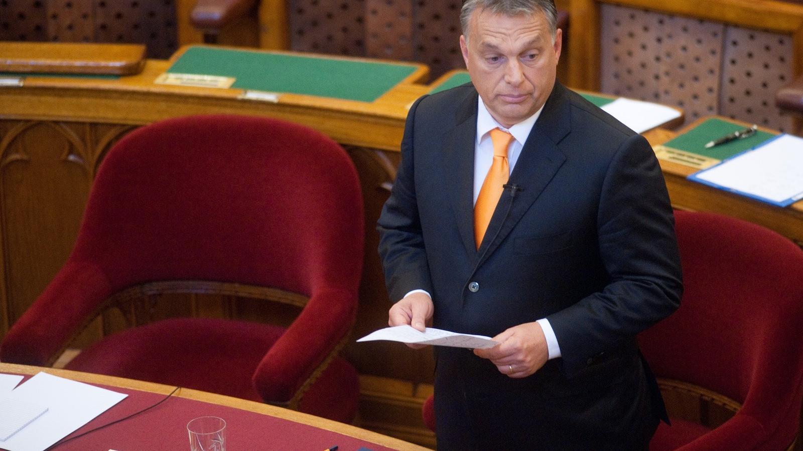 Orbán Viktor a parlament tegnapi plenáris ülésén. FOTÓ: Tóth Gergő/Népszava