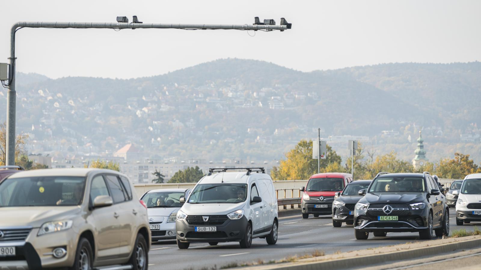 Fix traffipax az Árpád híd pesti oldalán 