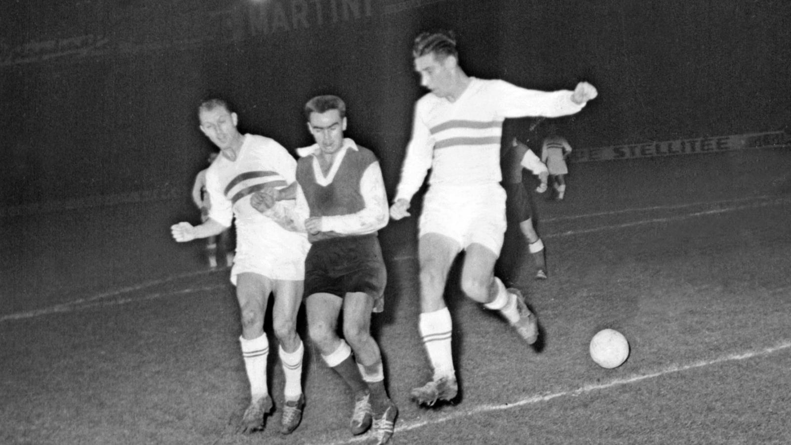 A Reims és a Vörös Lobogó 1955. december 14-i BEK-mérkőzését a párizsi Parc des Princes-ben rendezték (képünkön), az akkori MTK 4:2-e kikapott a francia csapattól