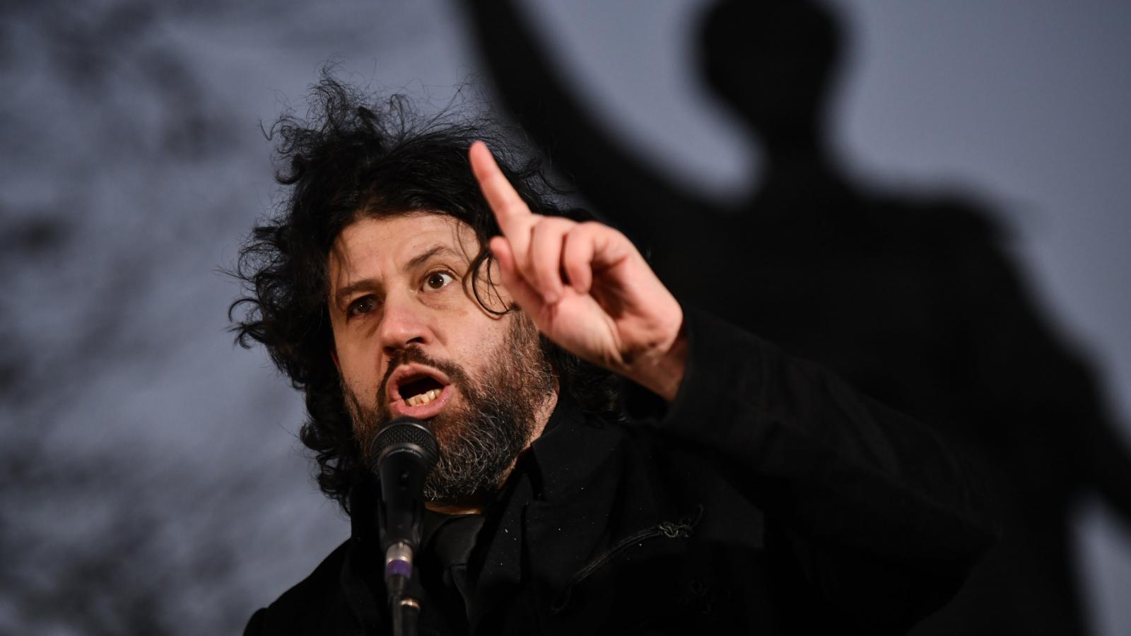 Puzsér Róbert a Március 15. téren január 12-én 