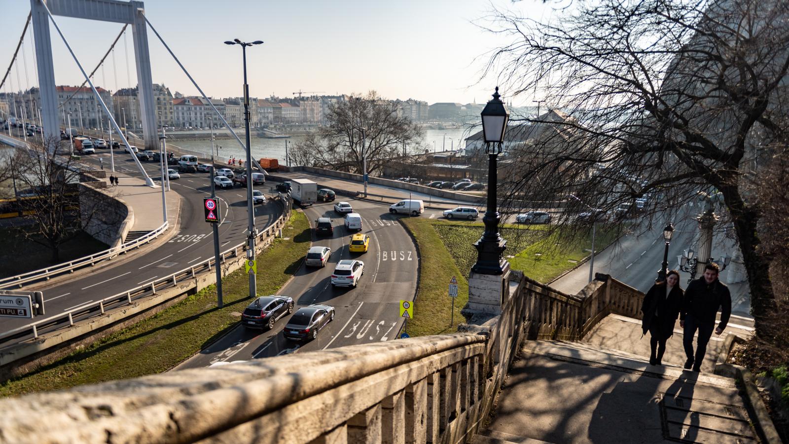 Fővárosi forgalom. Bőven van kockázat az idei büdzsében is