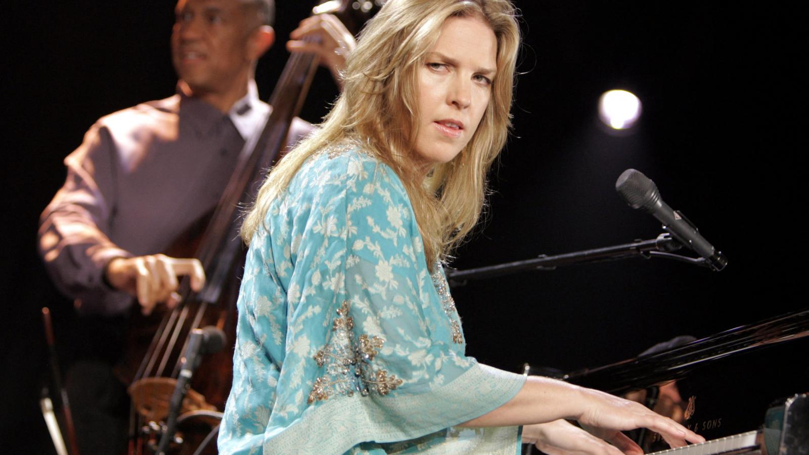 Diana Krall, a Grammy-díjas kanadai muzsikus talán a legismertebb kivétel 