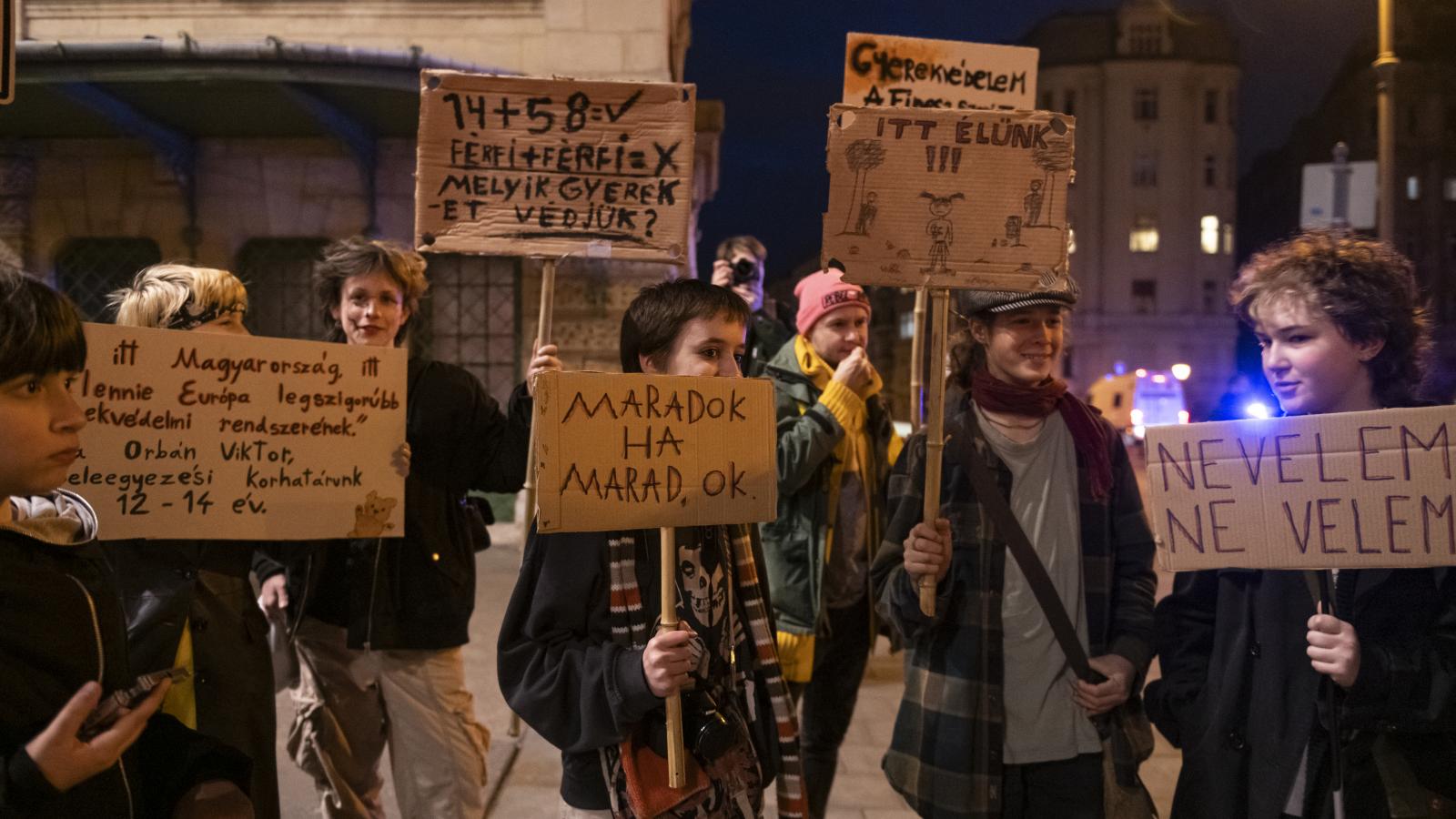  Tiltakozás tavaly Budapesten. Azóta újabb gondok akadtak